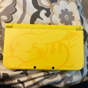 SPECIAL EDITION PIKACHU 3DS XL